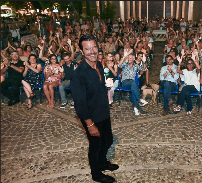 Performance artistica dal vivo